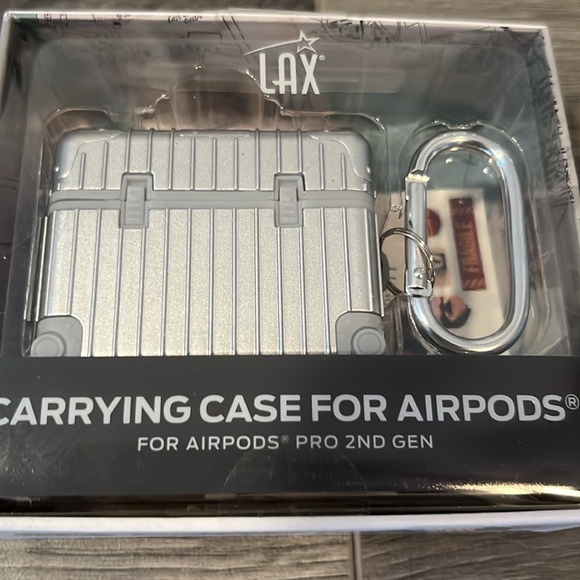 Lax gen 2 earbuds carrying case with keyring. New in package - Picture 2 of 6